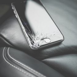 Wat is goedkoper, een iPhone laten repareren of vervangen?